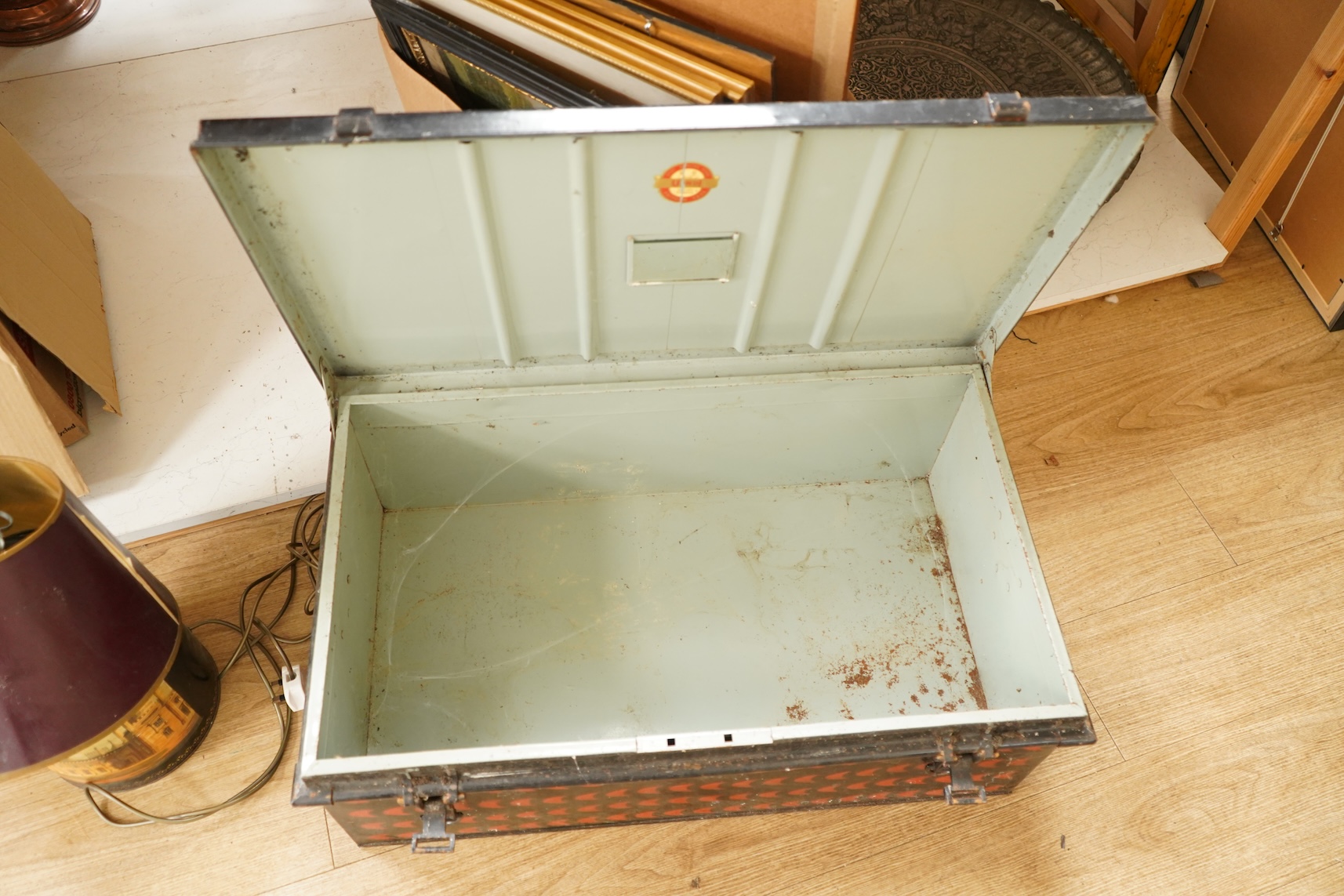 Tin a toleware tin trunk-77cm x 45cm and Brighton Pavilion decorated tea tin lamp and shade.